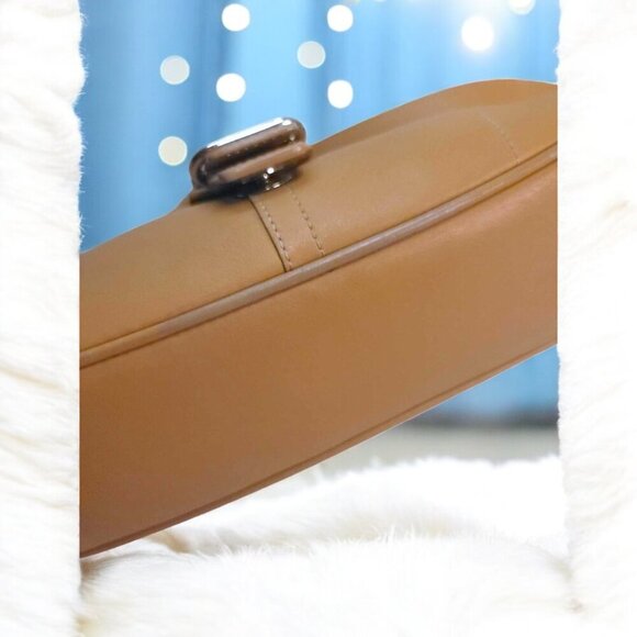 COACH Vintage Hampton Buckle Flap Bag Crossbody in brown/tan - Picture 11 of 11